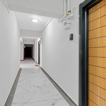 New World Militari Grand 2 *